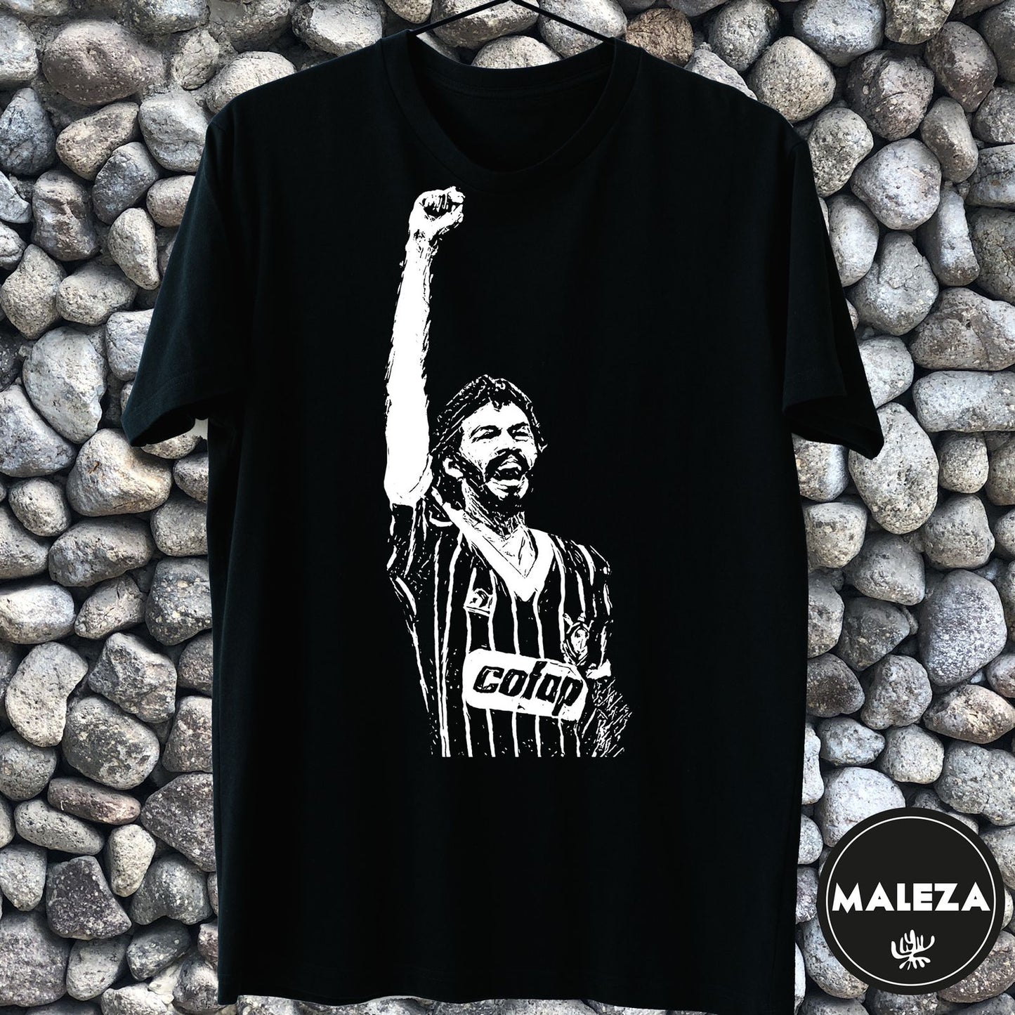 Polera Colección SOCRATES Puño en alto