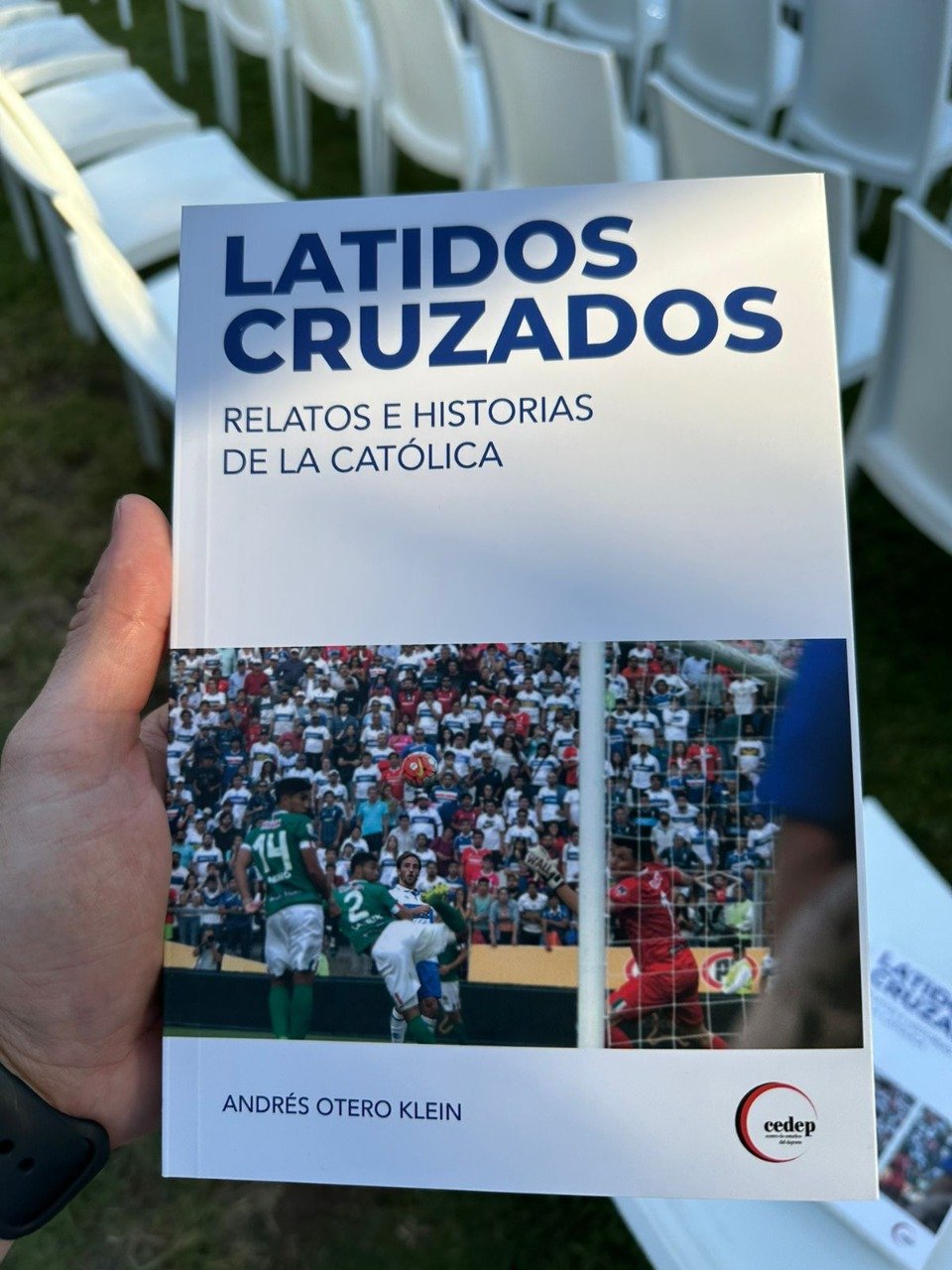 Libro Latidos Cruzados /Relatos e historias de la Católica