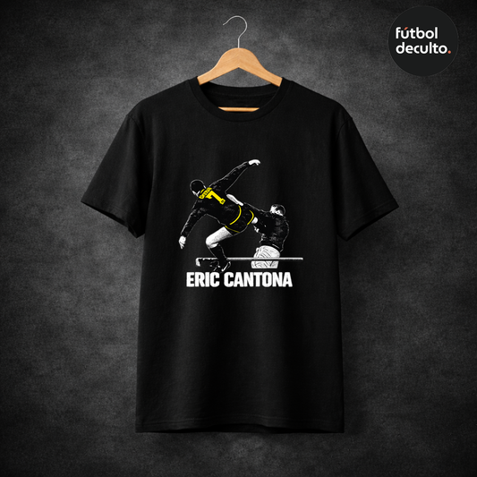 Polera Éric Cantona / Lo patearía más fuerte